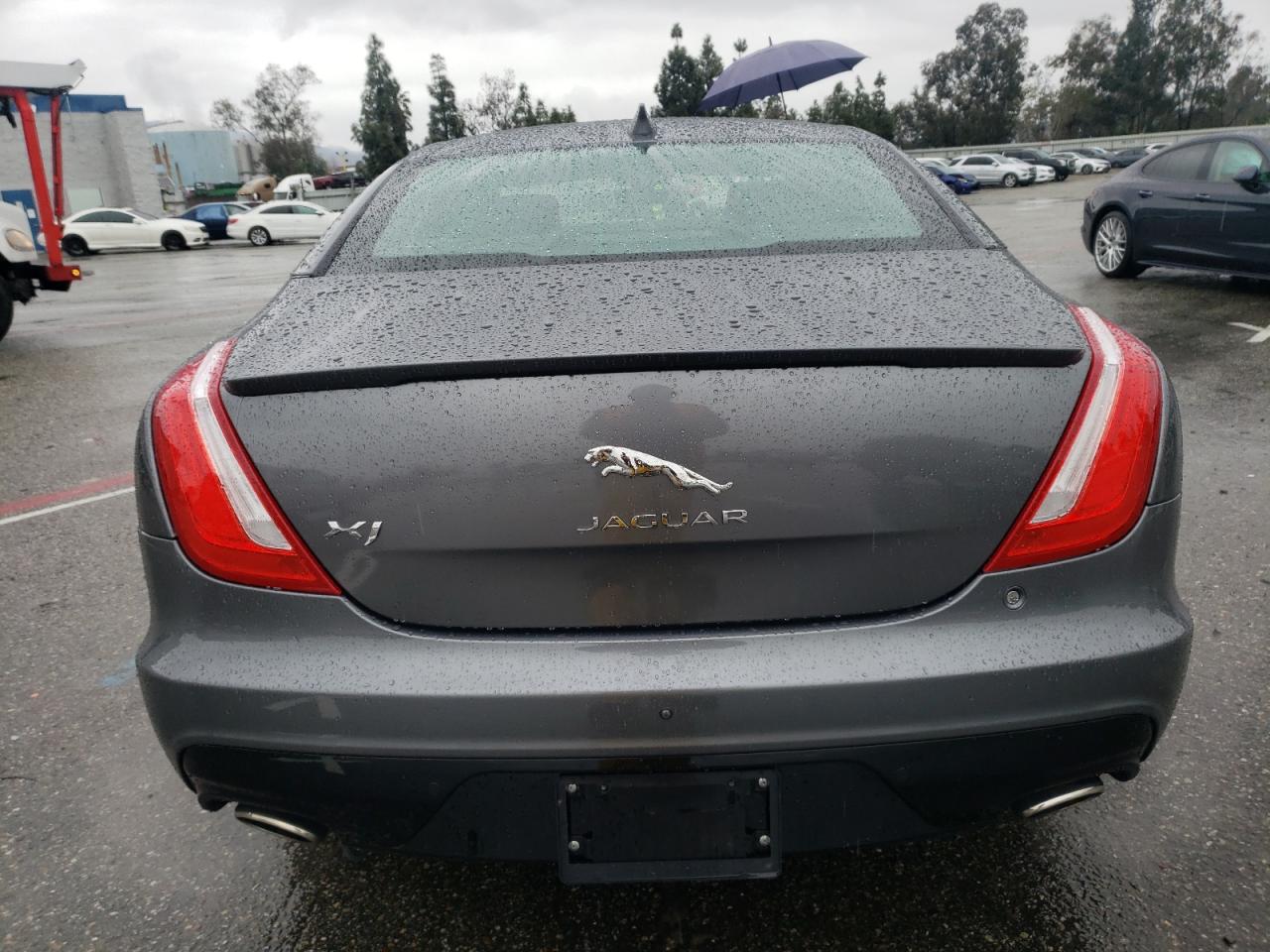 SAJWA1C79K8W19532 2019 Jaguar Xj R - Sport