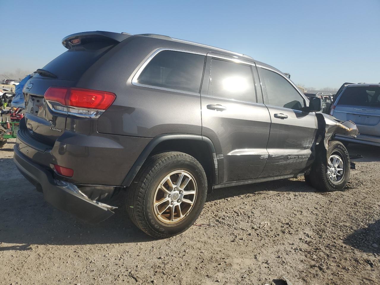 2019 Jeep Grand Cherokee Laredo vin: 1C4RJFAG8KC823540