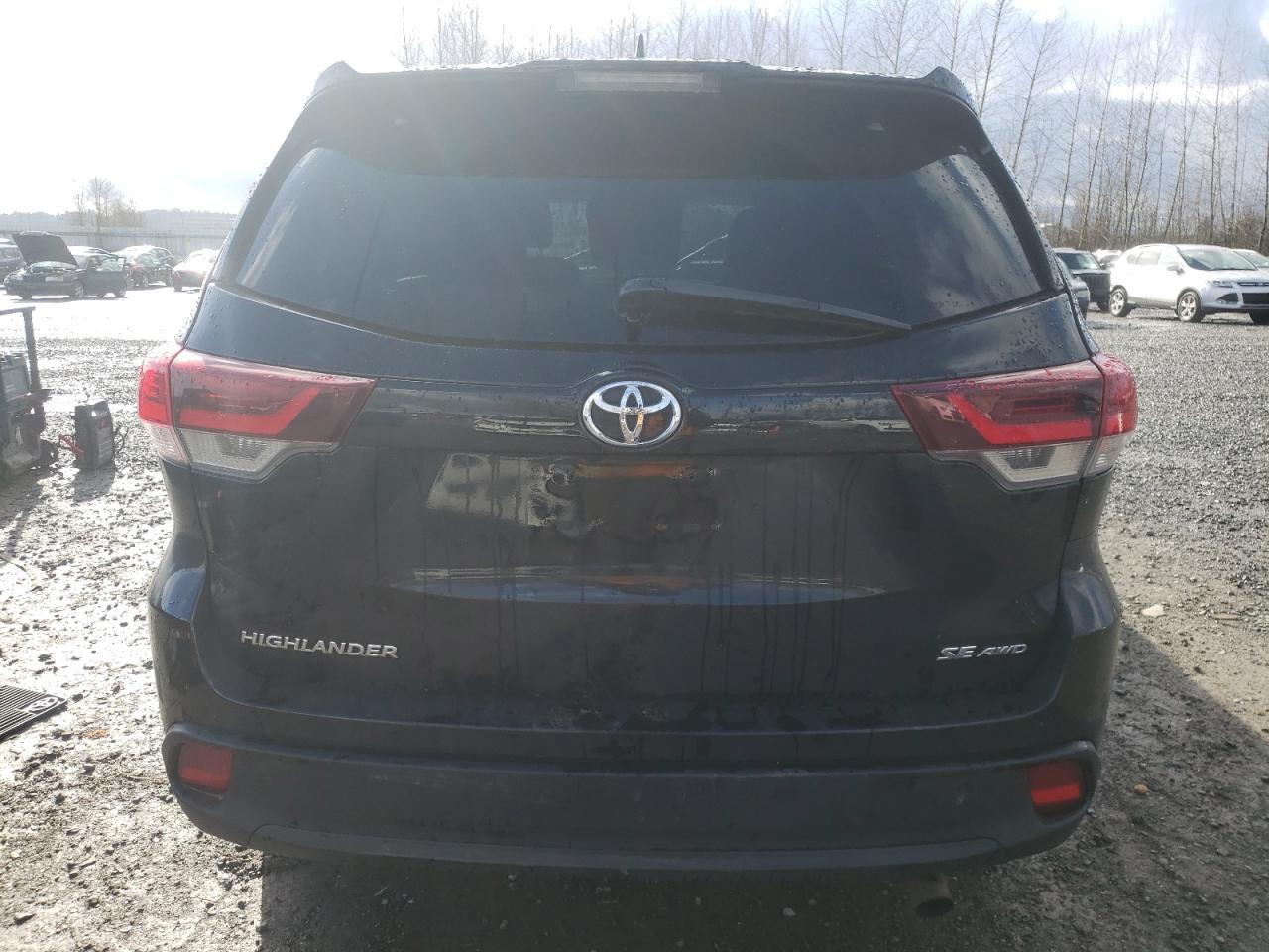 5TDJZRFH2KS948086 2019 Toyota Highlander Se