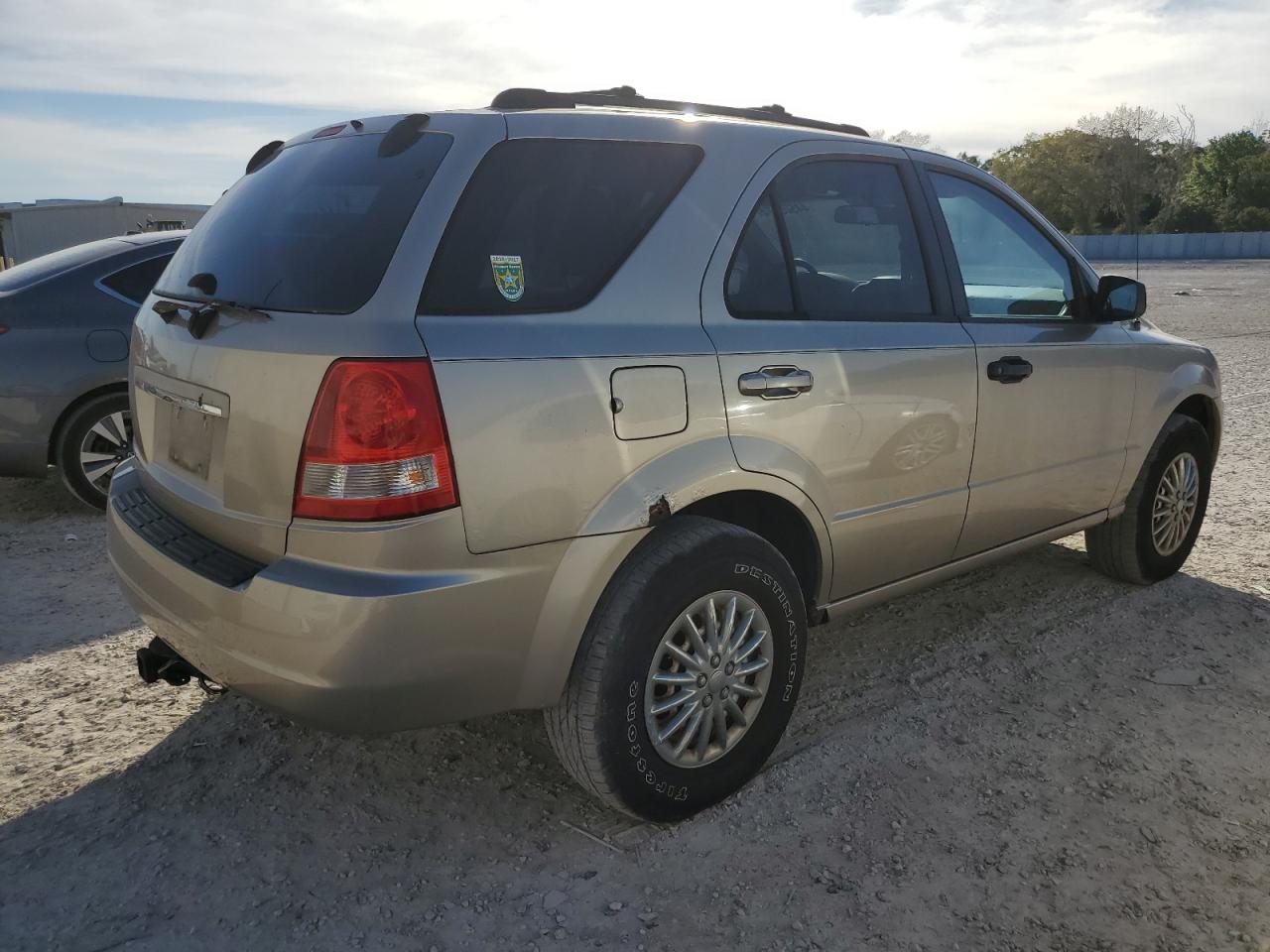 KNDJC733355392508 2005 Kia Sorento Ex