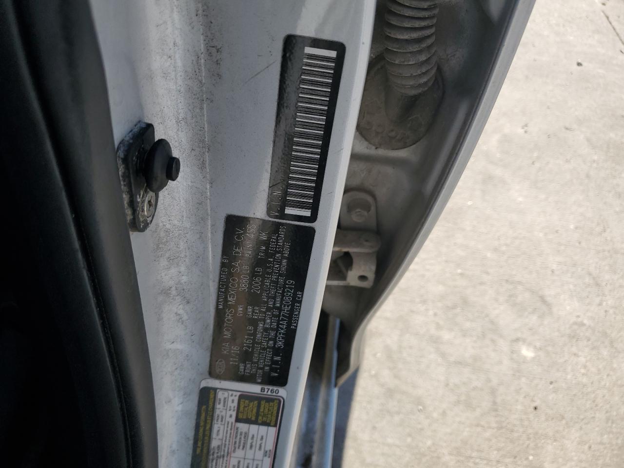 3kpfk4a77he089219 3KPFK4A77HE089219 2017 Kia Forte Lx