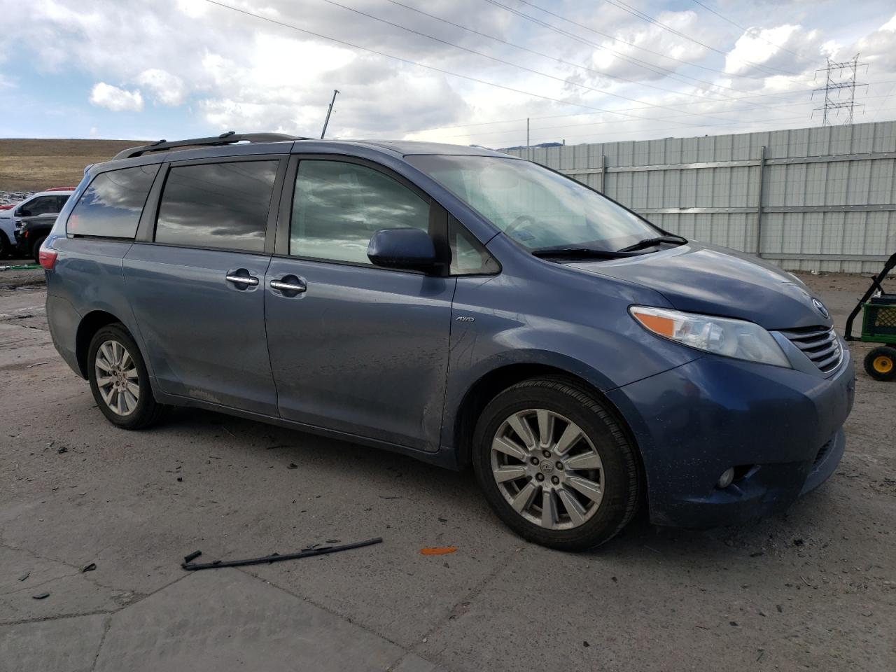 VIN: 5TDDZ3DCXHS161039 2017 TOYOTA All Models