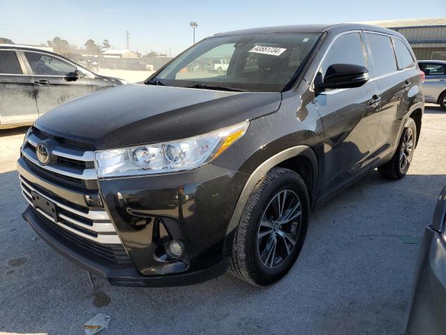 VIN 5TDZZRFHXKS311692 2019 Toyota Highlander, LE no.1