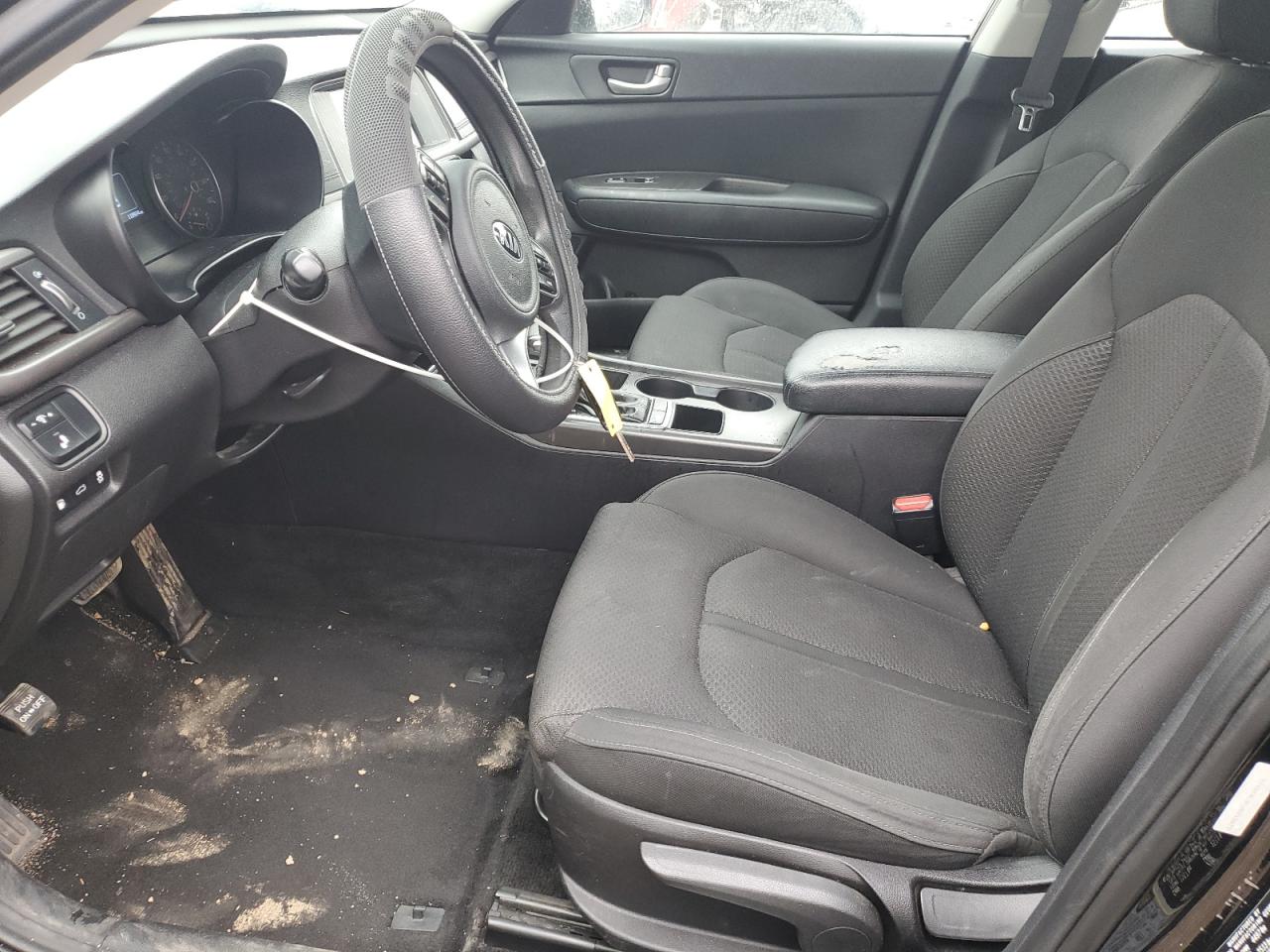 5XXGT4L30JG218670 2018 Kia Optima Lx