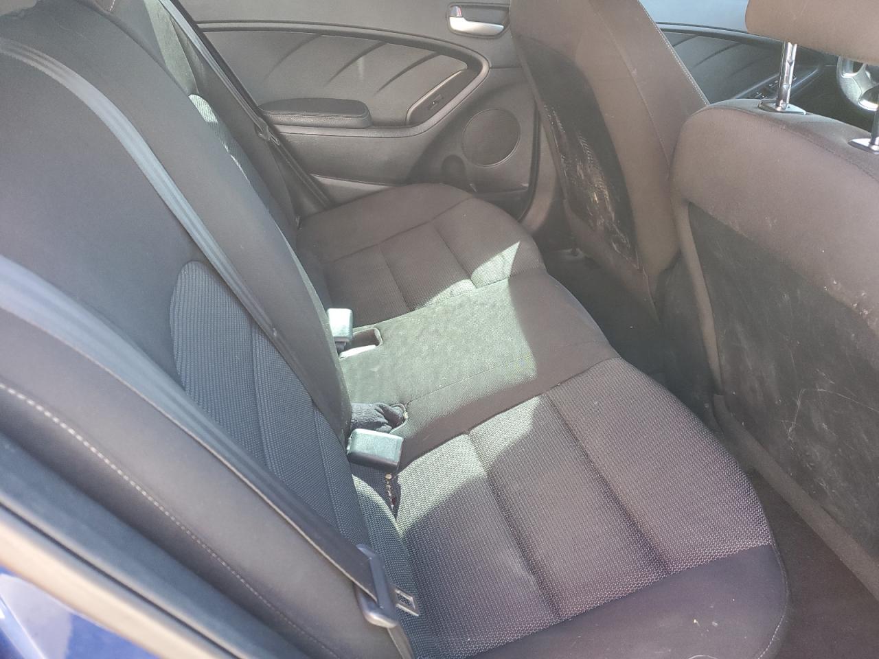 3KPFK4A75HE059944 2017 Kia Forte Lx