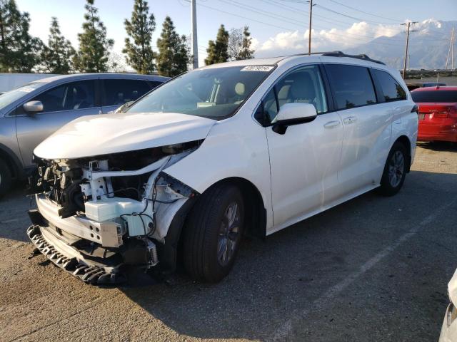 Lot #2536091932 2022 TOYOTA SIENNA LE salvage car