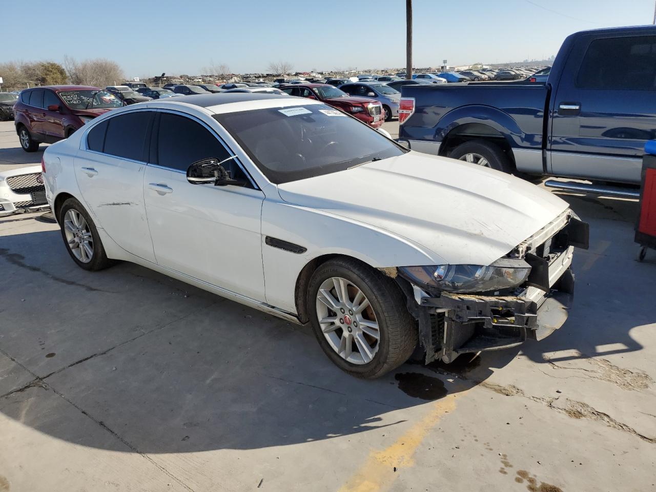 SAJAD4FX9KCP43909 2019 Jaguar Xe Premium