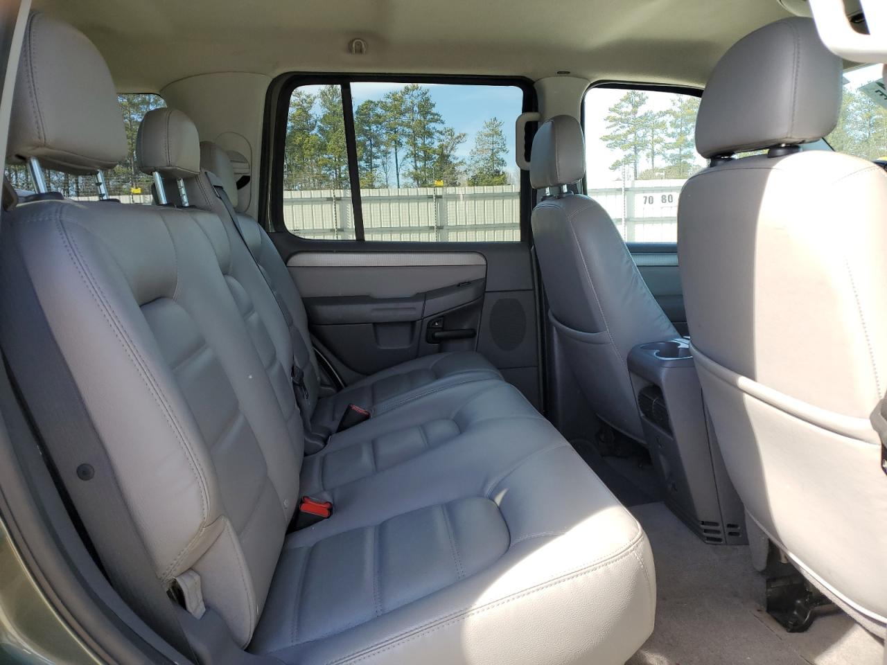 1FMDU63K44UC24114 2004 Ford Explorer Xlt