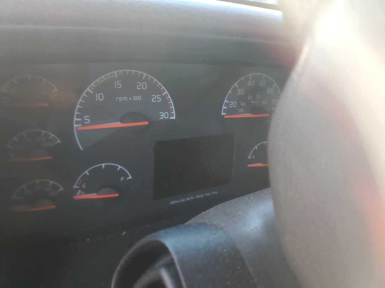 4V4NC9TG0DN132330 2013 Volvo Vn Vnl