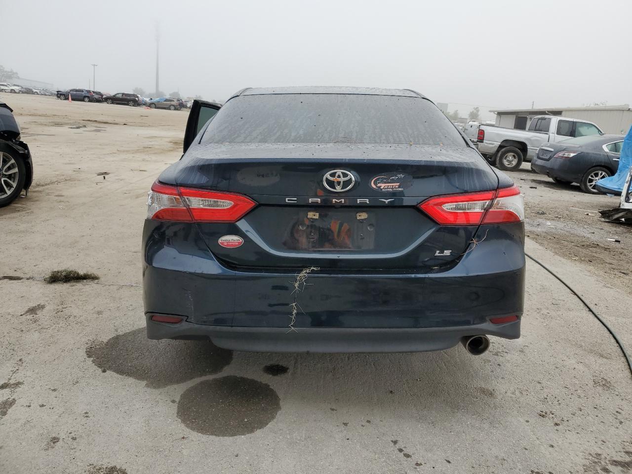 2018 Toyota Camry L vin: 4T1B11HKXJU555853