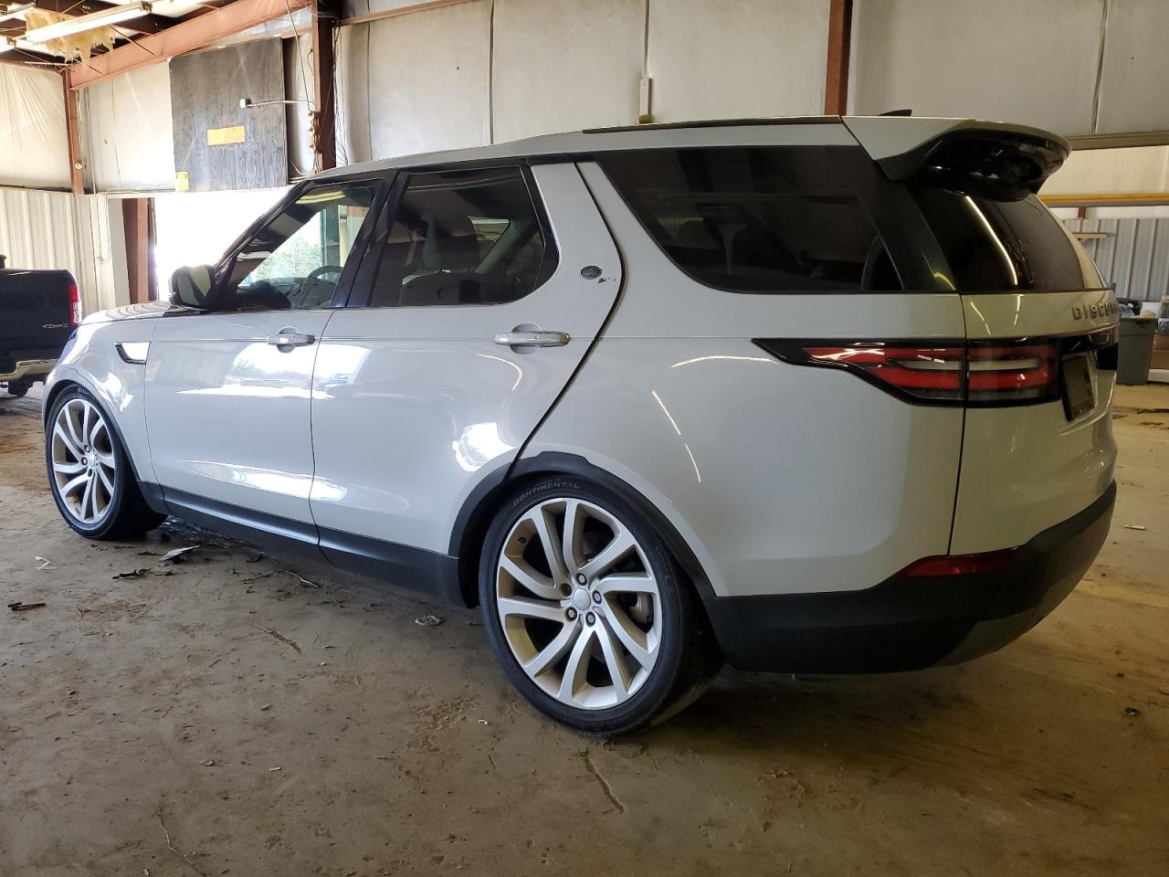 Lot #2339972331 2017 LAND ROVER DISCOVERY