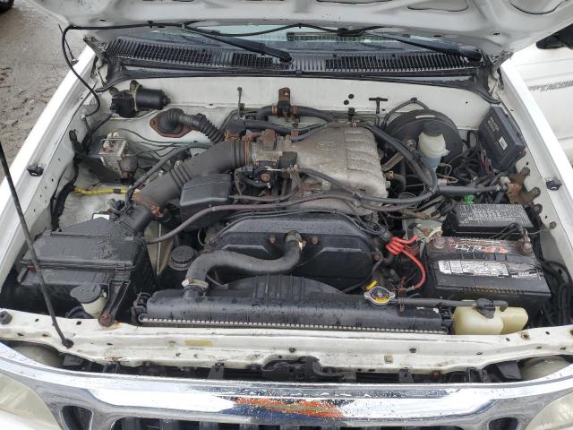 2004 Toyota Tacoma - Image 11