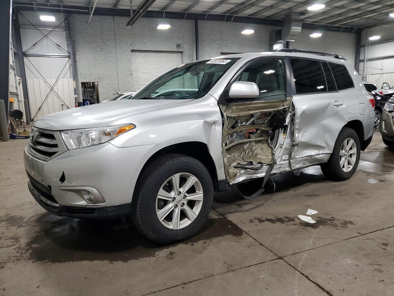 2013 Toyota Highlander Base vin: 5TDBK3EH5DS250095