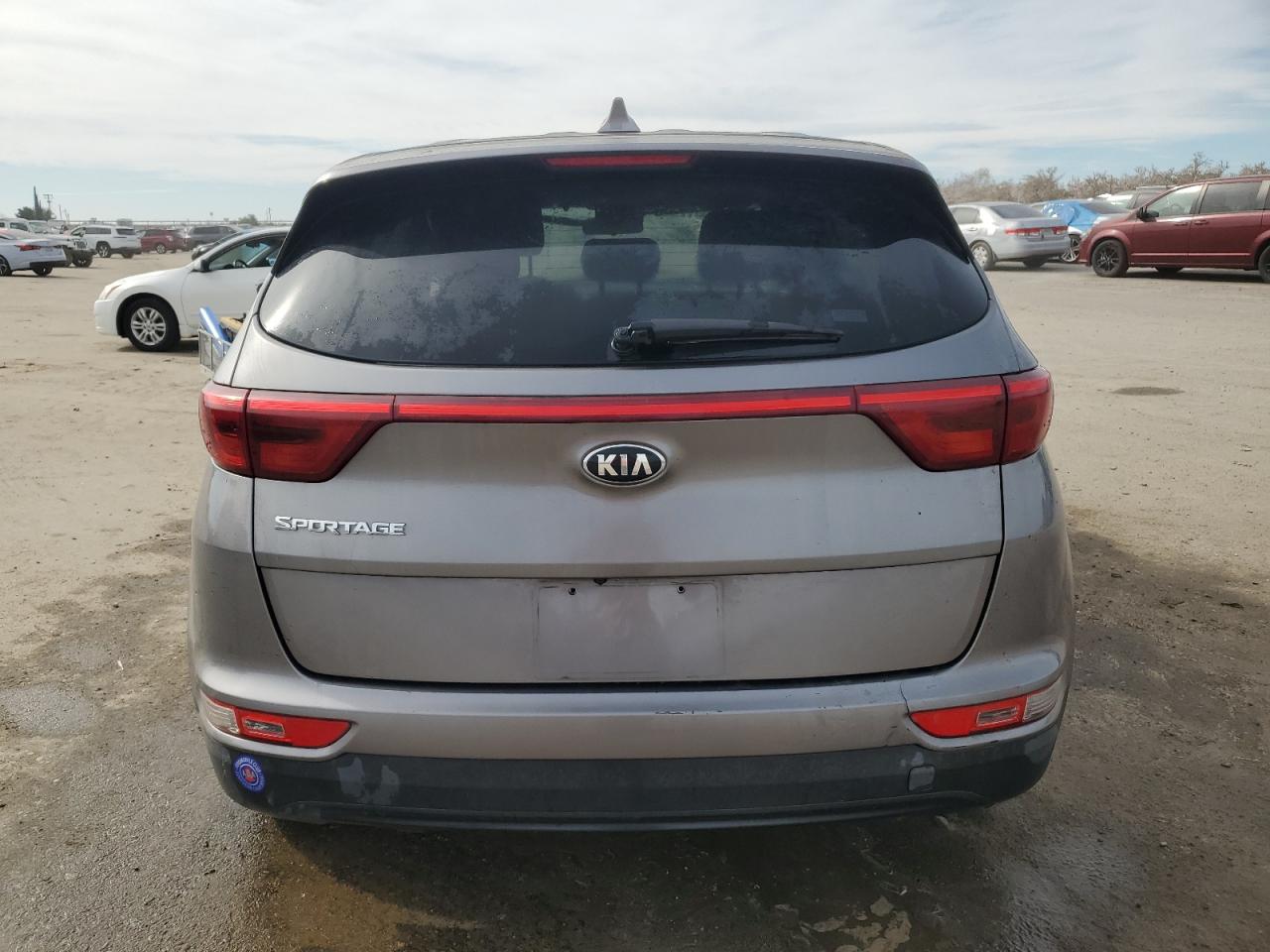 2018 Kia Sportage Lx vin: KNDPMCAC4J7335137