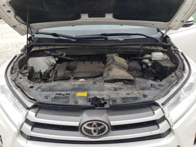 VIN 5TDZARFH6KS049385 2019 Toyota Highlander, LE no.12