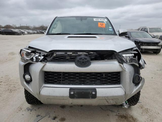 2019 TOYOTA 4RUNNER SR JTEBU5JR3K5692098