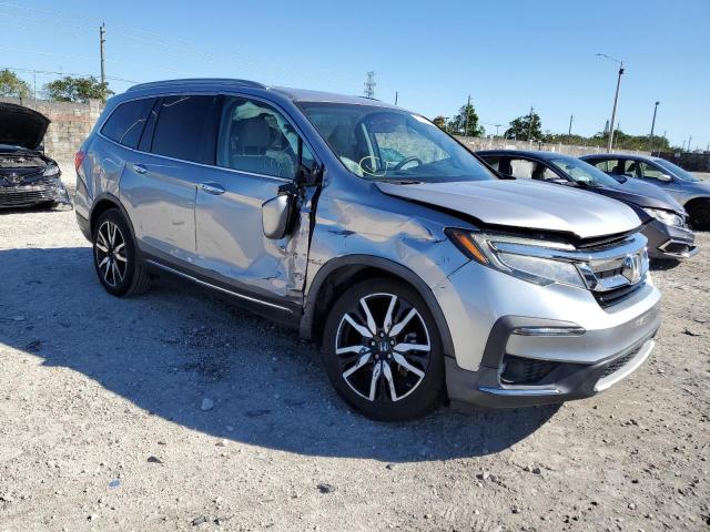2019 HONDA PILOT TOUR 5FNYF5H98KB016520