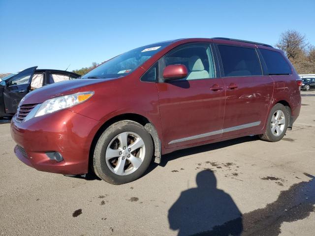Lot #2511974173 2017 TOYOTA SIENNA LE salvage car