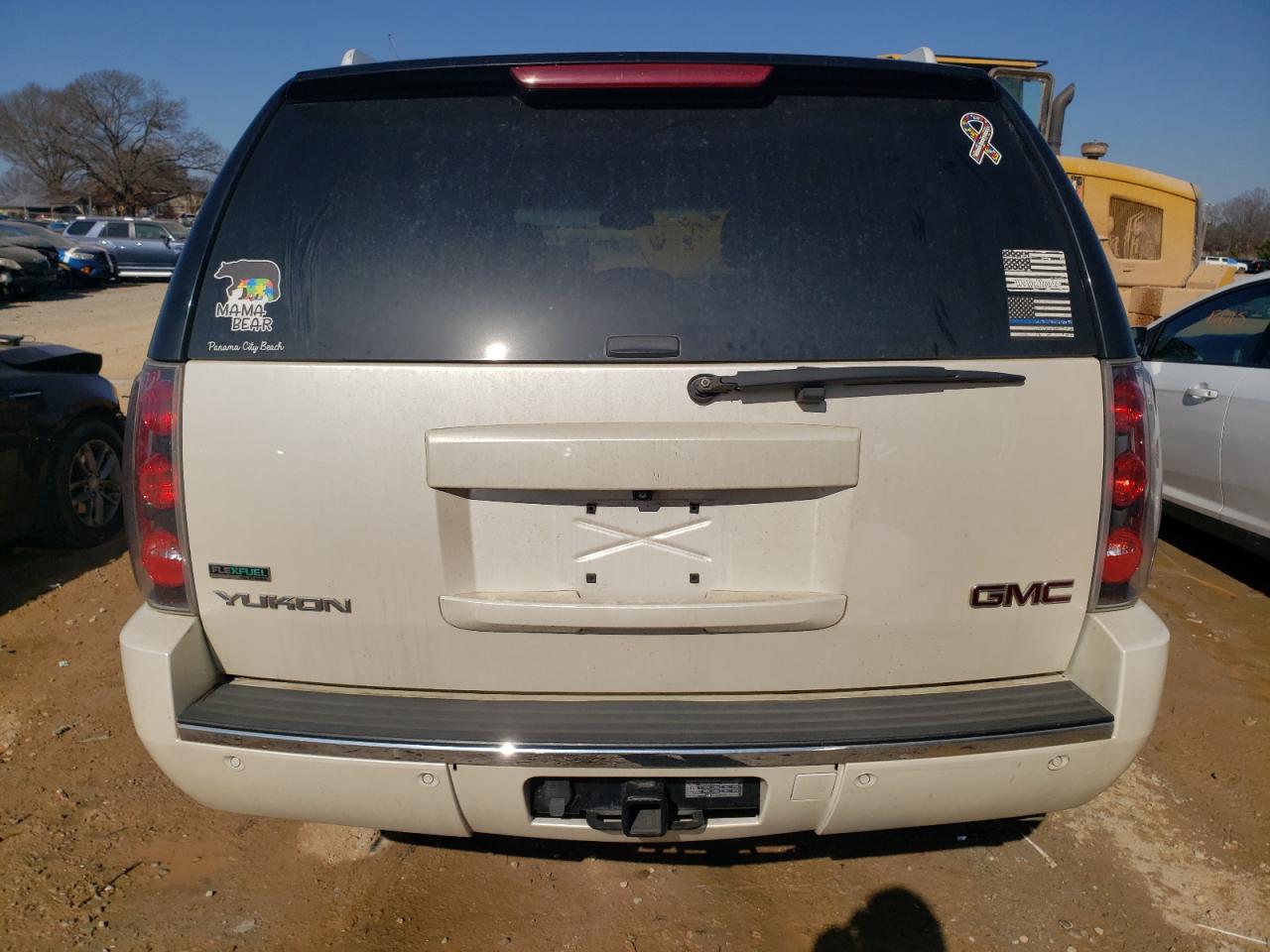 1GKS2EEF0CR245835 2012 GMC Yukon Denali