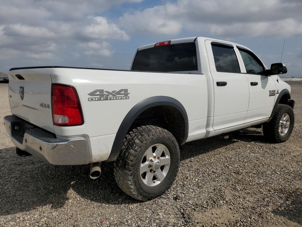 2018 Ram 2500 St vin: 3C6UR5CL7JG379934