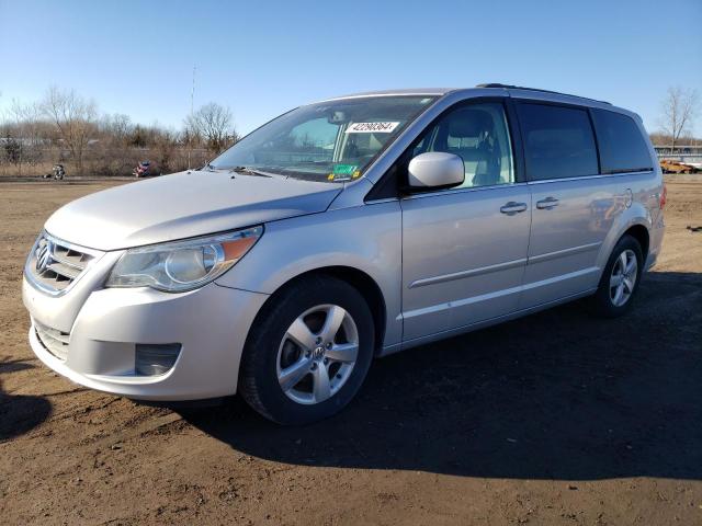 2011 Volkswagen Routan SE