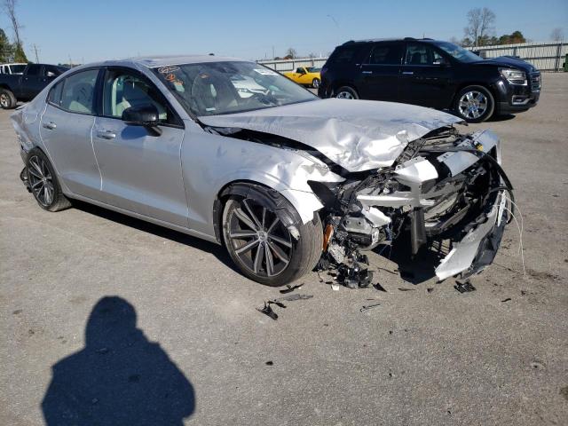 Lot #2341618656 2022 VOLVO S60 B5 MOM salvage car