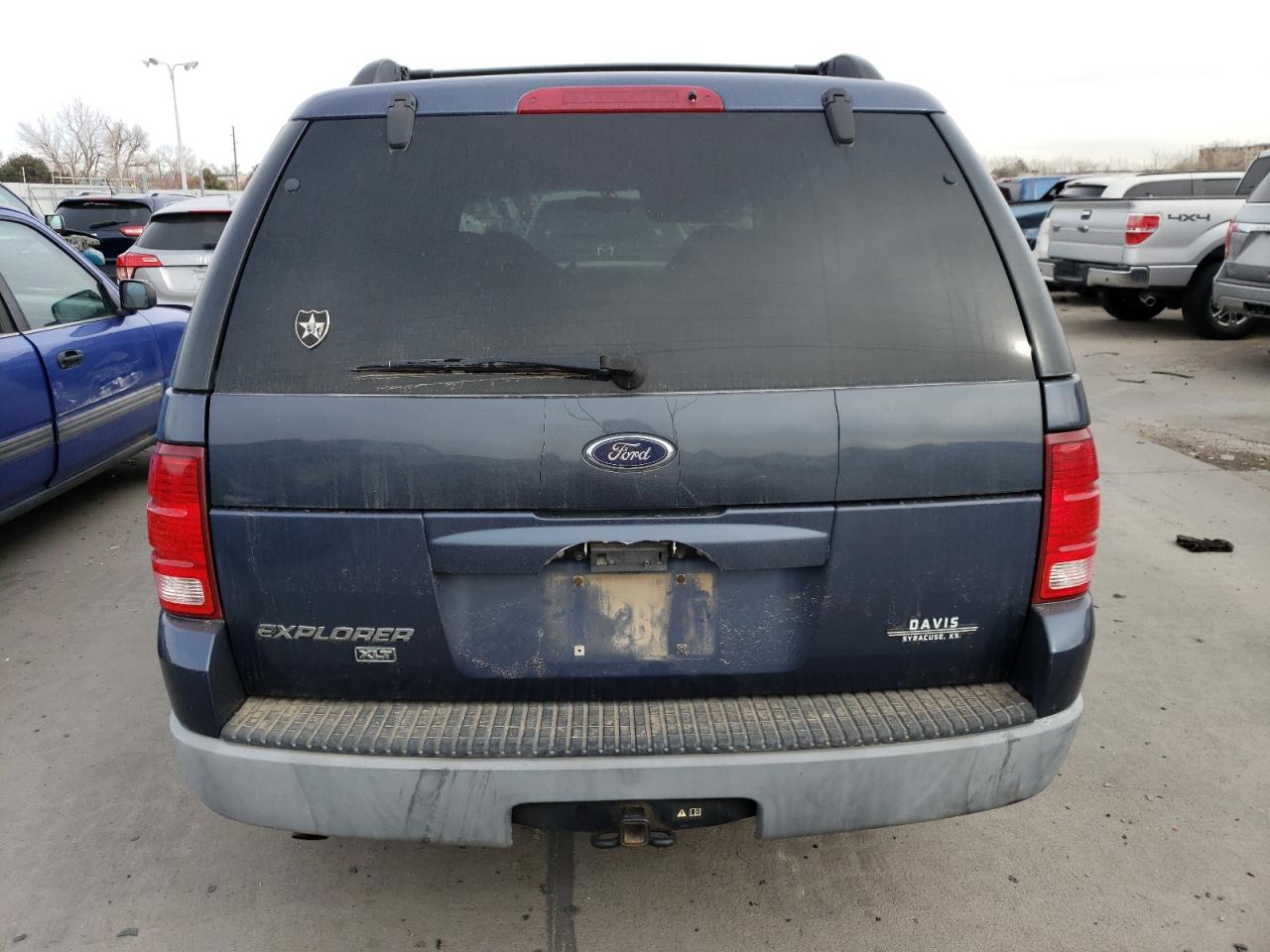 1FMZU73E72ZC00024 2002 Ford Explorer Xlt