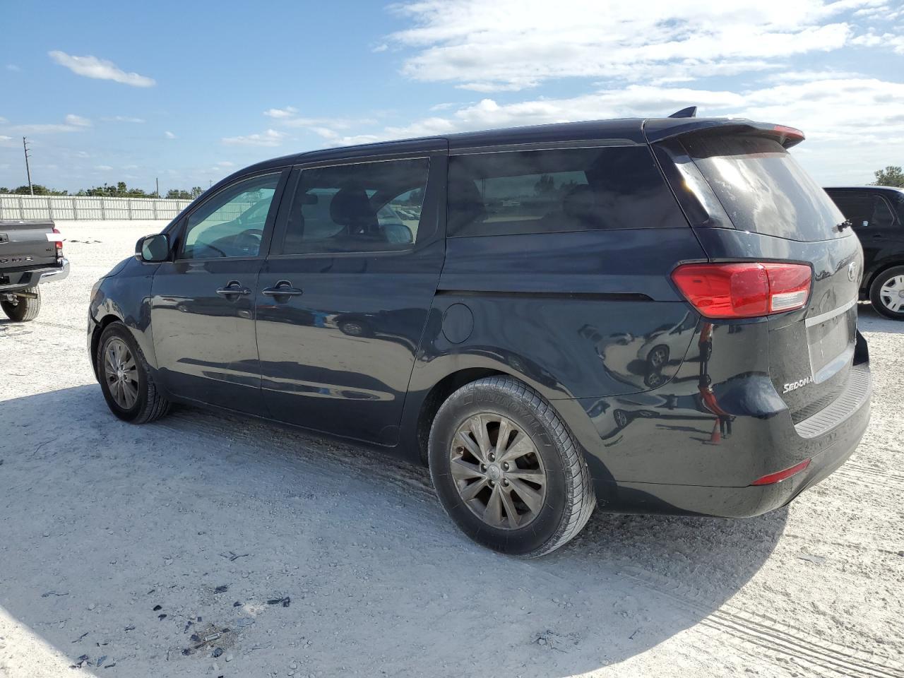 2017 Kia Sedona Lx vin: KNDMB5C15H6241185