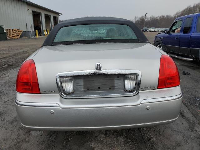 2004 Lincoln Town Car Ultimate VIN: 1LNHM83W24Y619448 Lot: 44693094