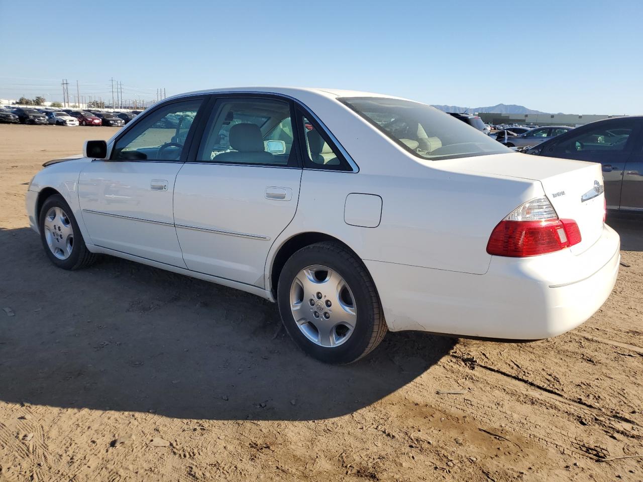 4T1BF28B34U390692 2004 Toyota Avalon Xl