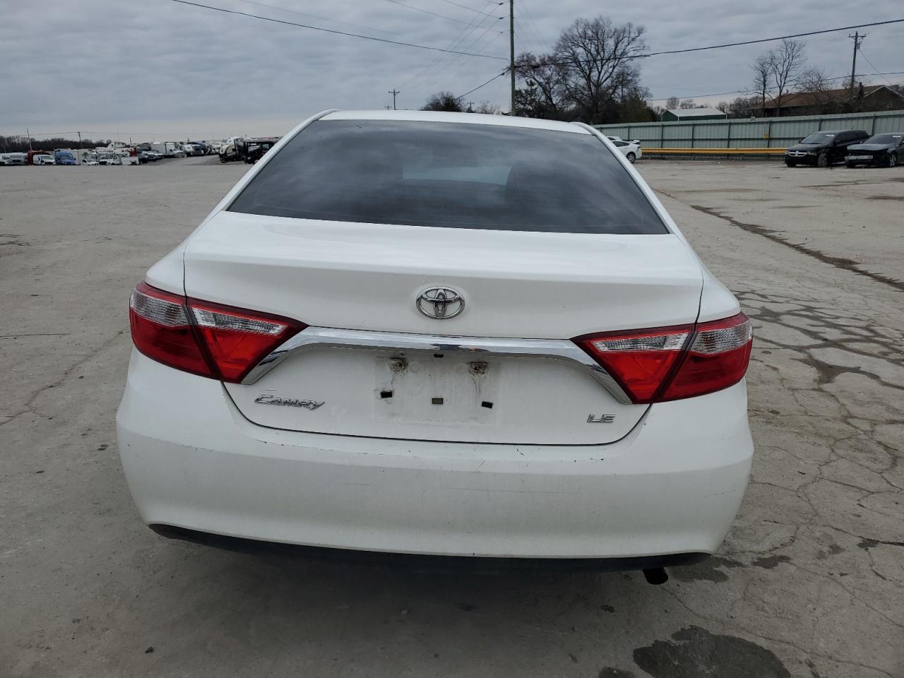 4T4BF1FK5GR569386 2016 Toyota Camry Le
