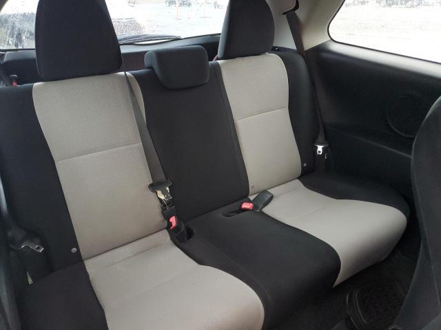 2012 Toyota Yaris - Image 10