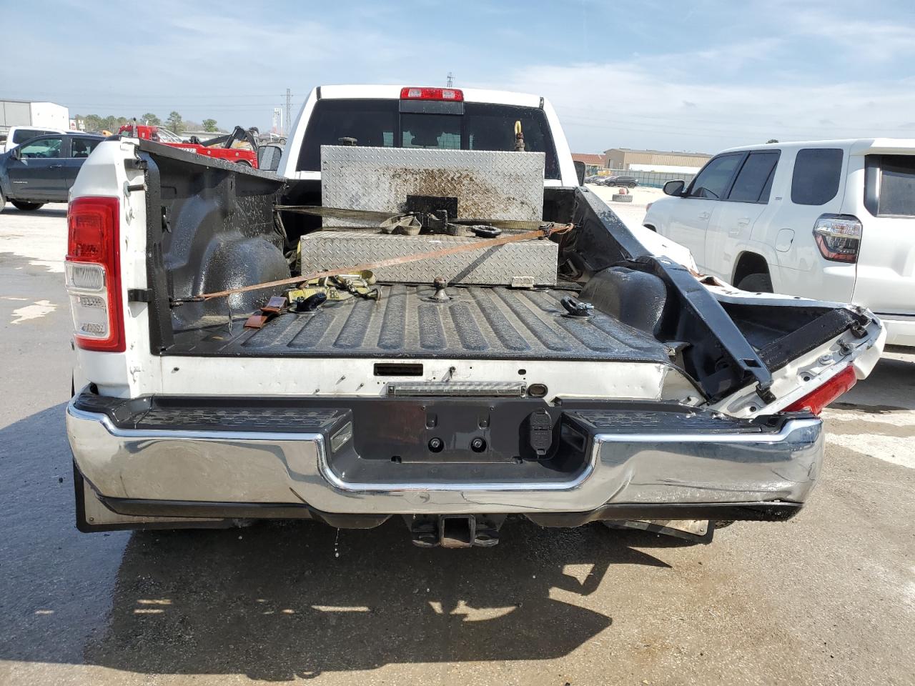 3C63RRGLXKG663038 2019 Ram 3500 Tradesman