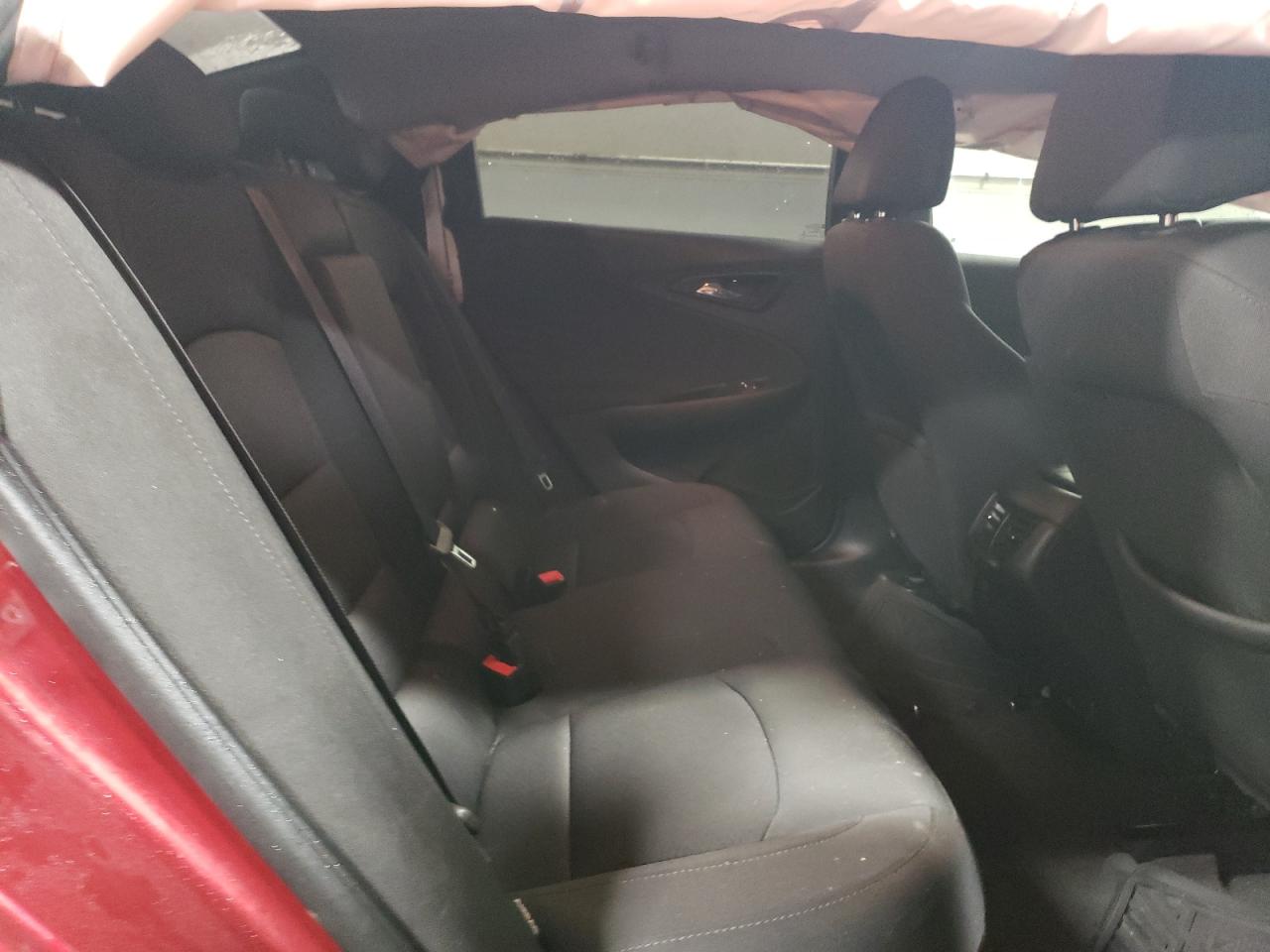 VIN: 1G1ZD5ST6JF260670 2018 CHEVROLET MALIBU