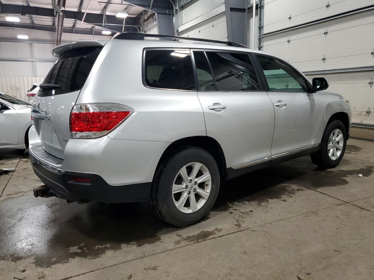 2013 Toyota Highlander Base vin: 5TDBK3EH5DS250095