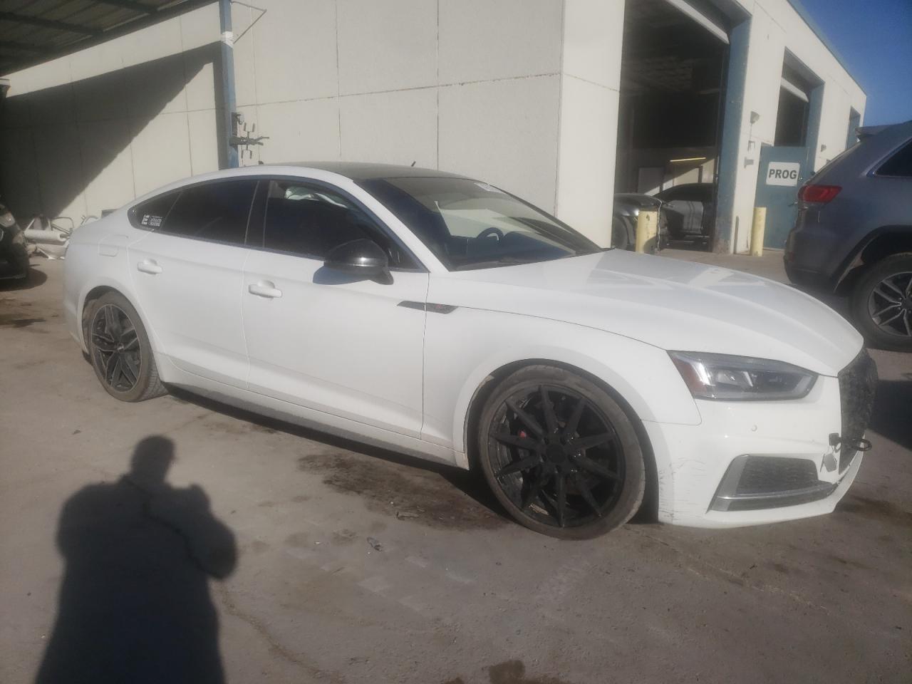 WAUB4CF54JA031231 2018 Audi S5 Premium Plus