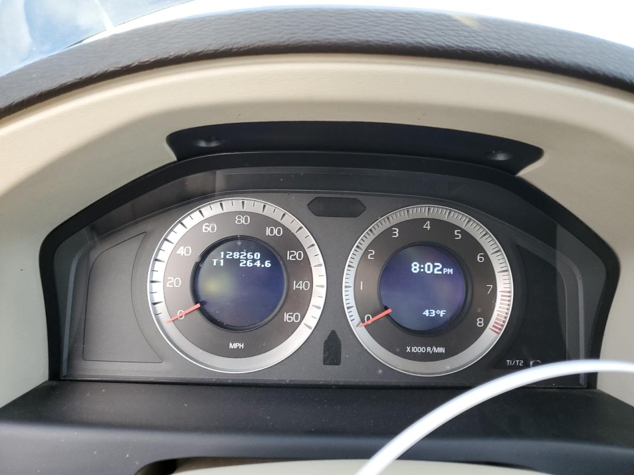 yv4992bz2a1079720 YV4992BZ2A1079720 2010 Volvo Xc70 T6