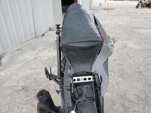 2017 SUZUKI GSX-R600 JS1GN7FA5H2100839