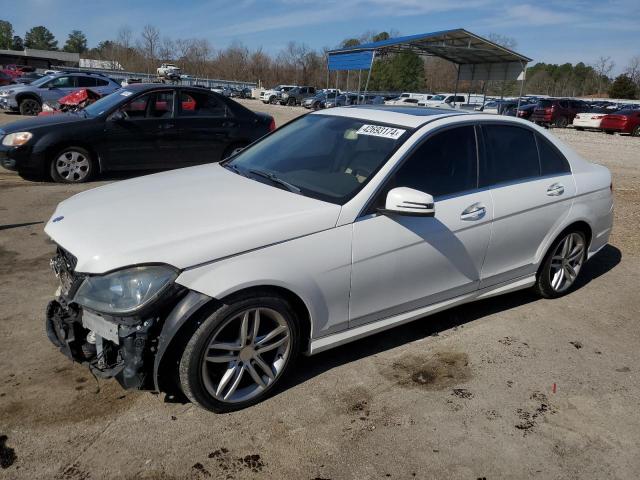 VIN WDDGF4HB3DR288825 2013 Mercedes-Benz C-Class, 250 no.1