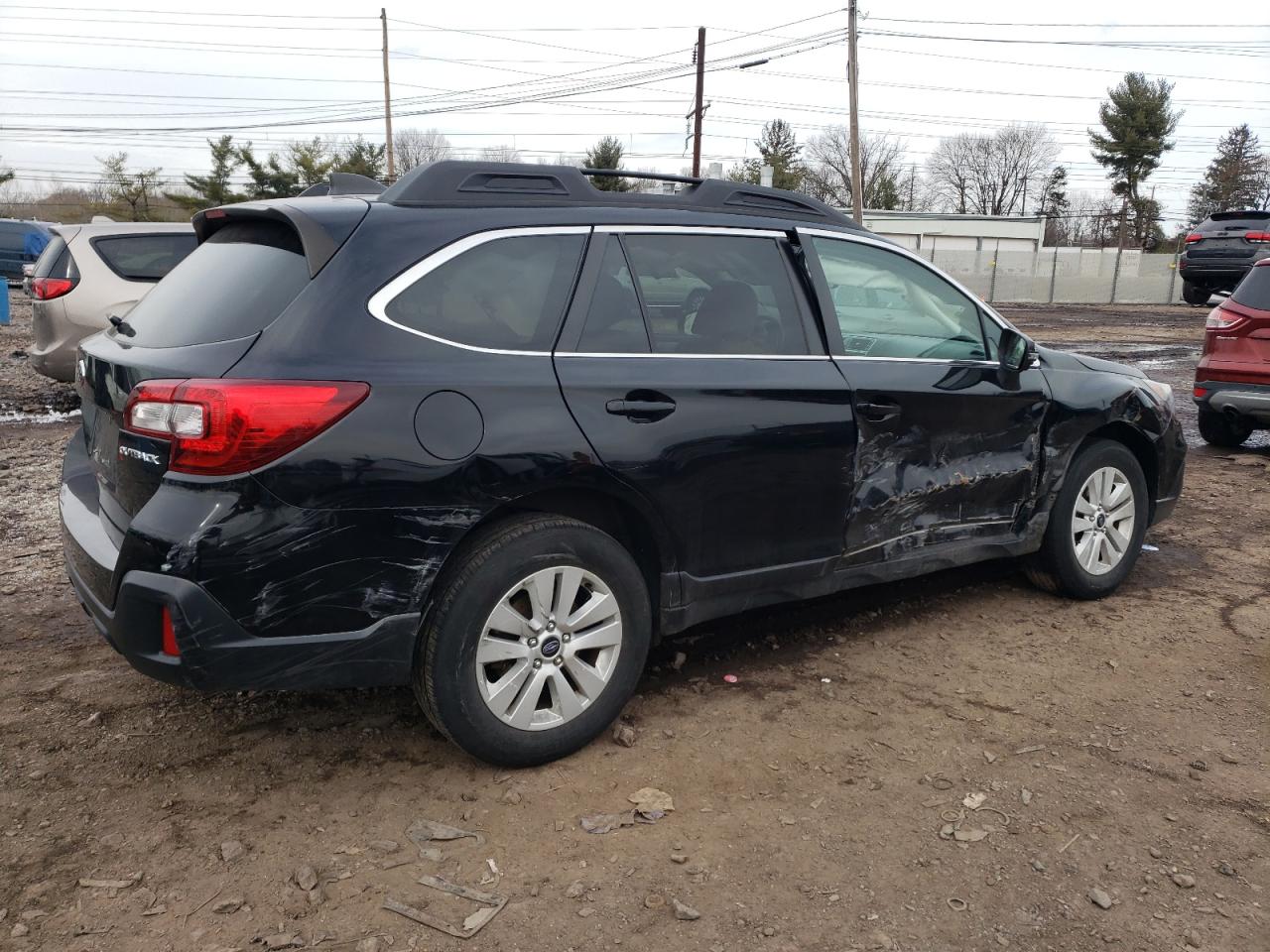 4S4BSAFC6K3330846 2019 Subaru Outback 2.5I Premium