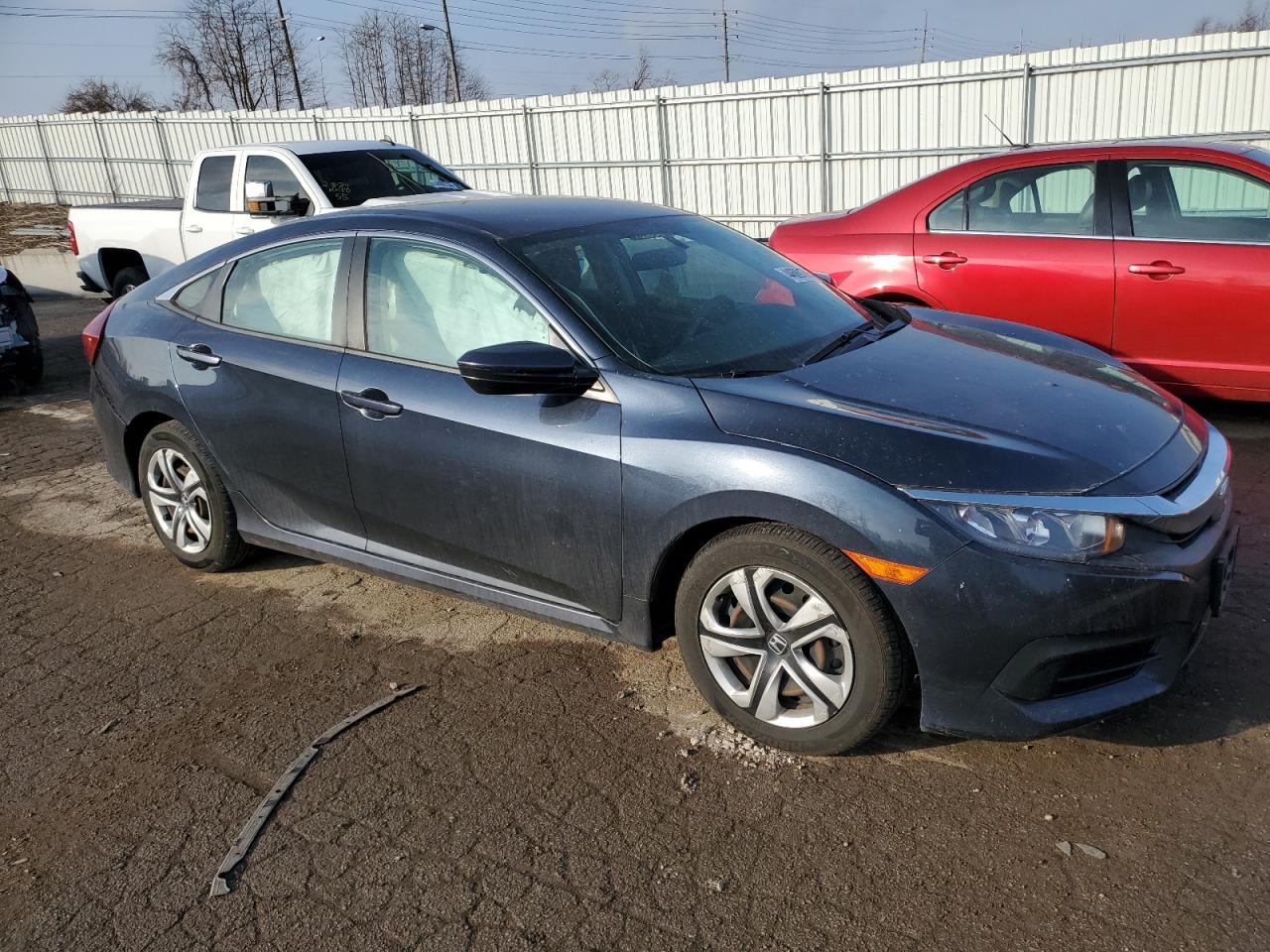 19XFC2F5XHE027984 2017 Honda Civic Lx