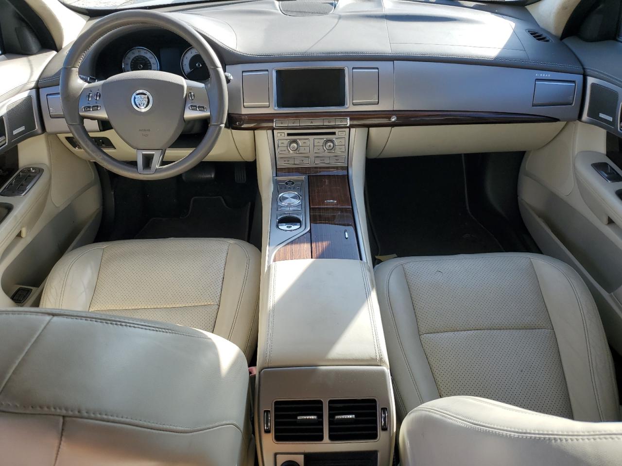 SAJWA0GB6BLR95370 2011 Jaguar Xf Premium