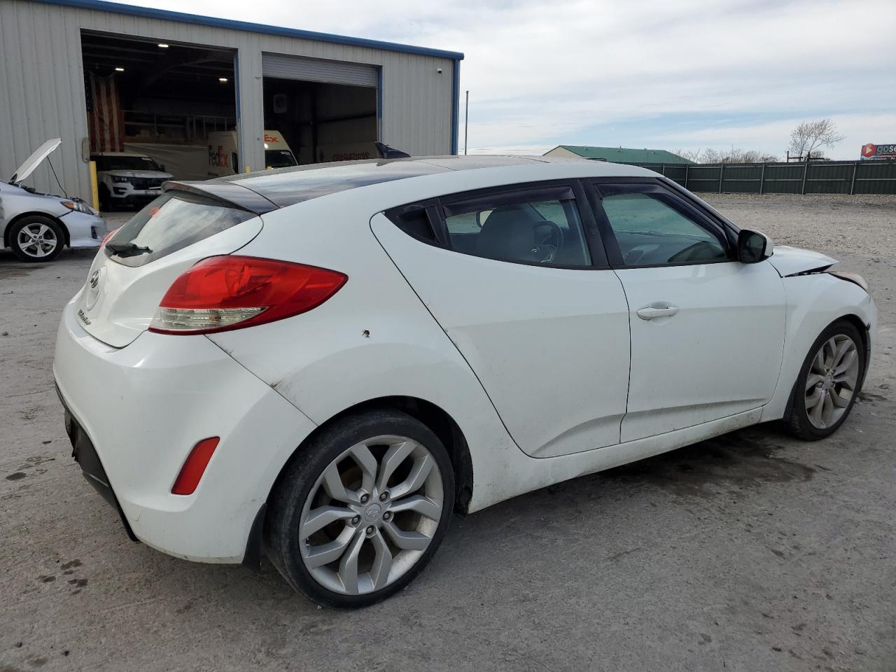 Lot #2441091995 2013 HYUNDAI VELOSTER