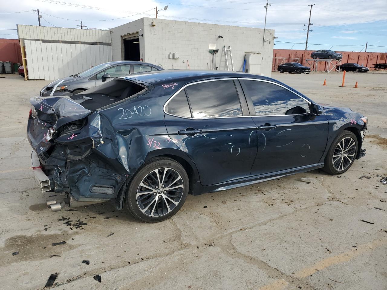 4T1B11HK1JU611436 2018 Toyota Camry L