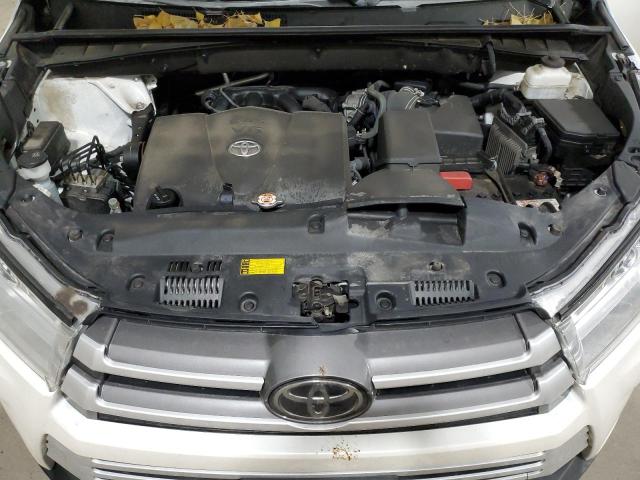 VIN 5TDJZRFH2KS580055 2019 Toyota Highlander, SE no.11