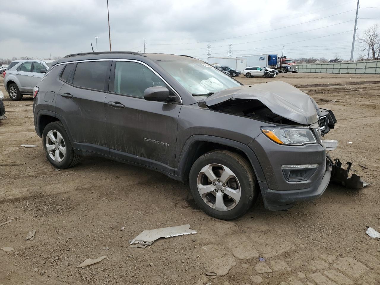 3C4NJDBB6JT343327 2018 Jeep Compass Latitude