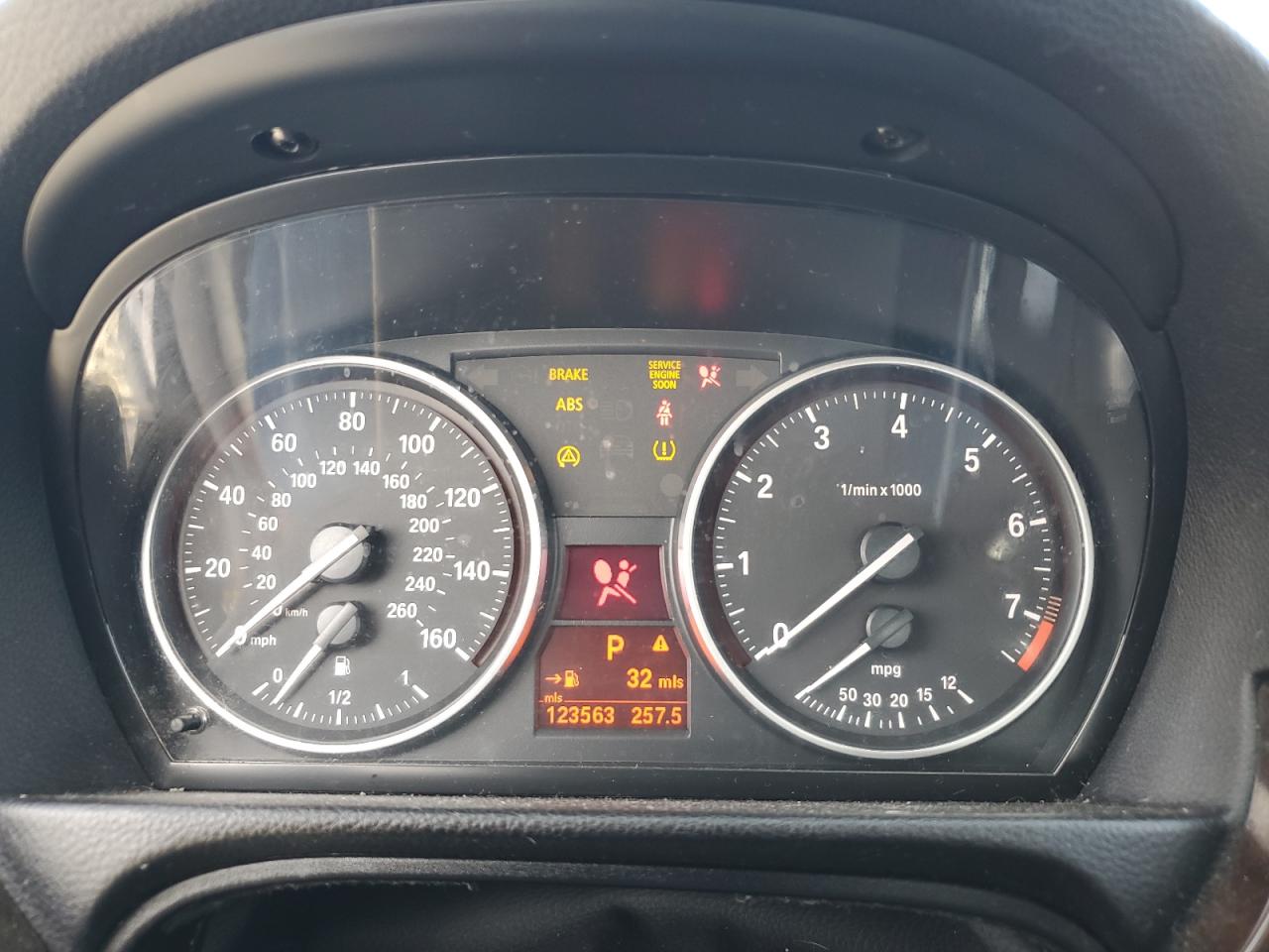 WBAPH7C5XBE679088 2011 BMW 328 I