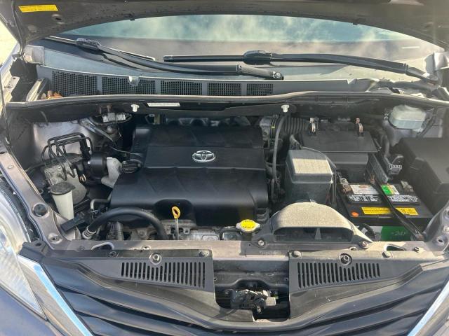 2011 Toyota Sienna - Image 7