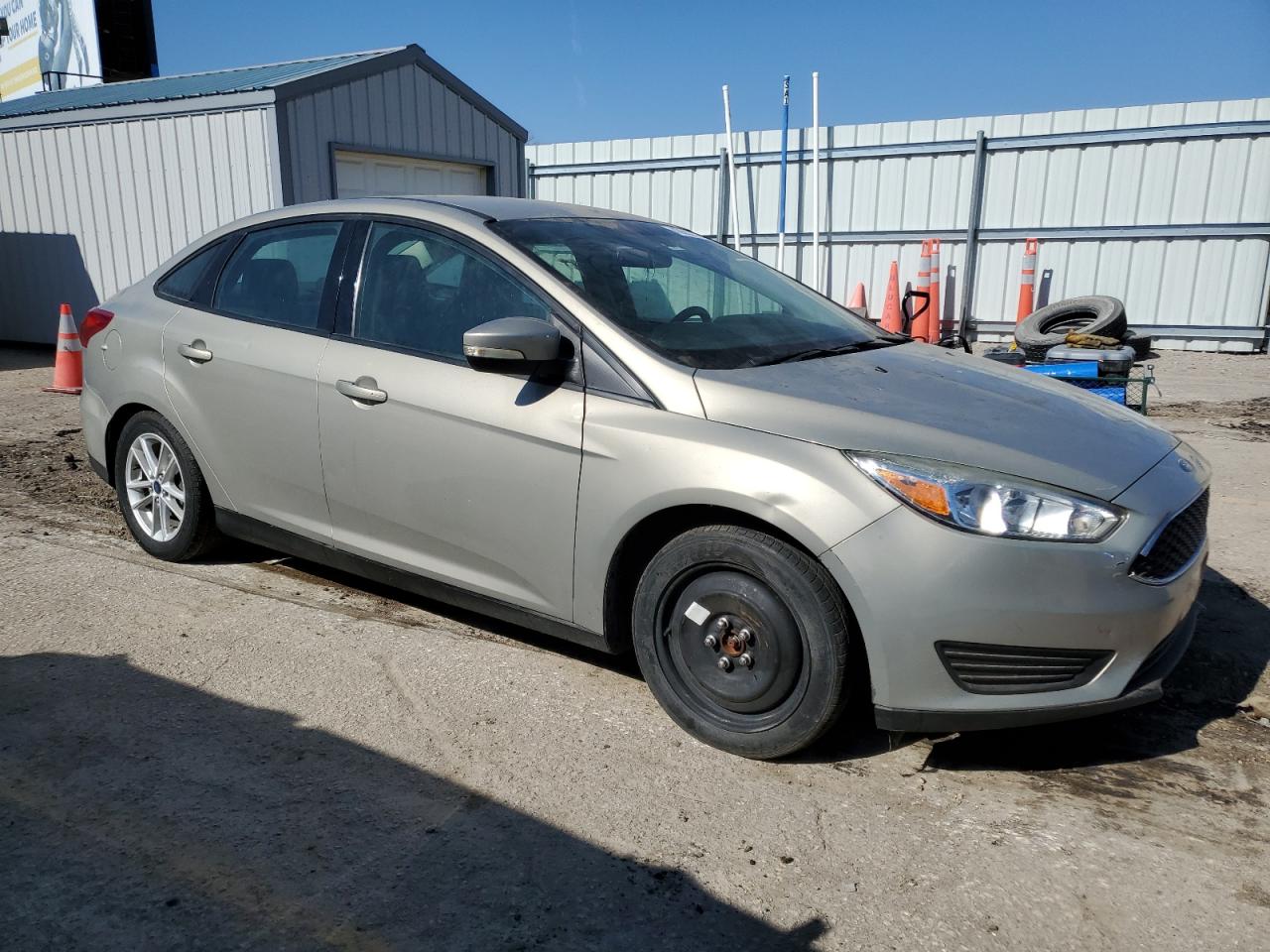 2015 Ford Focus Se vin: 1FADP3F25FL233456