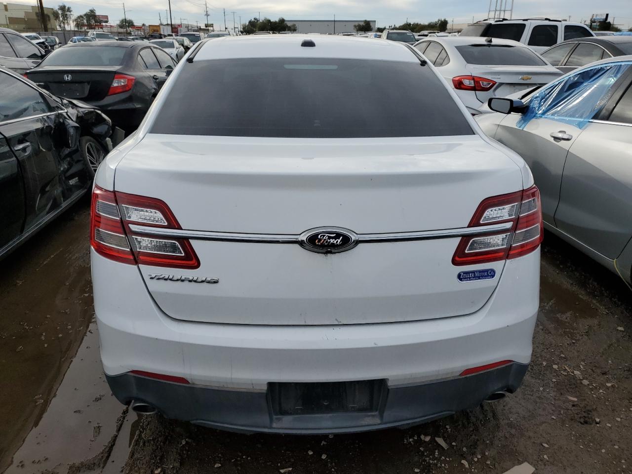 1FAHP2D87FG106977 2015 Ford Taurus Se